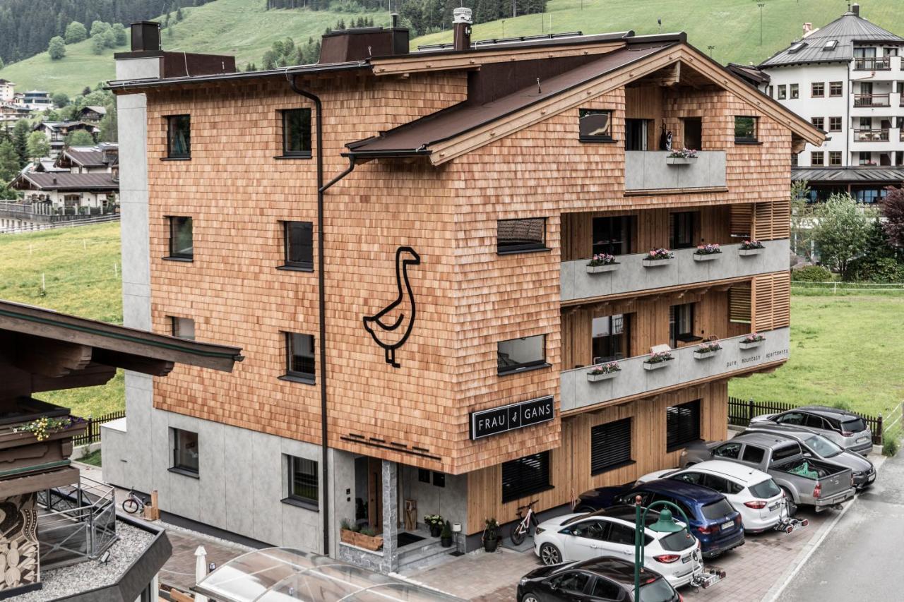 Frau Gans - Pure Mountain Apartments ザールバッハ・ヒンターグレム エクステリア 写真