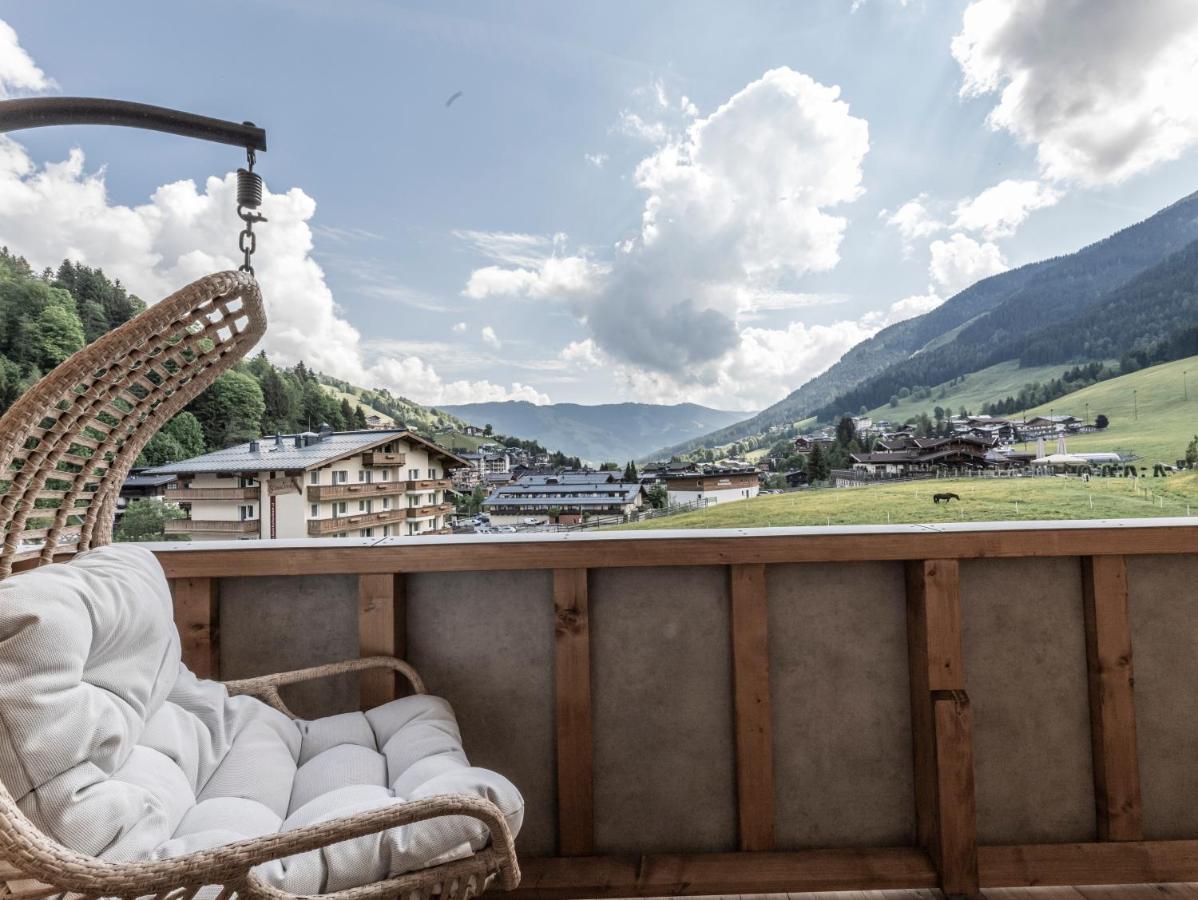 Frau Gans - Pure Mountain Apartments ザールバッハ・ヒンターグレム エクステリア 写真